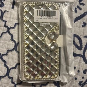 New never used LG G7 phone case